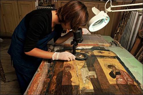 speciesbarocus:Restoration of the Mount Athos’ icons.&gt; Photos: Patrick Aventurier 