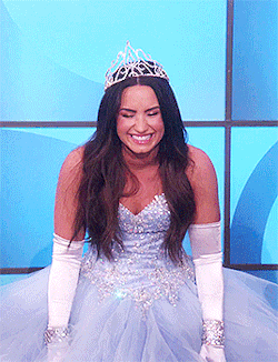kylizzer:  Demi Lovato dressed as a princess on The Ellen Show (x)