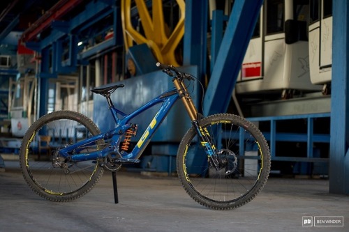 aces5050:(via Ridden & Rated: 29" DH bikes From Intense, Saracen, GT & Devinci - Pinkbi