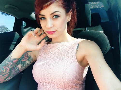 tristyntothesea:  Time to sling drinks 🍻🍹🍷🍸🍺 