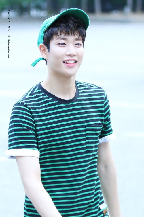 with-astro:  © 엠제이닷컴 | Do not edit
