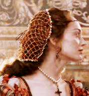 jeanoflochiel:costume series: medieval fashion in period drama → snoods (crespines and cauls cont.)T