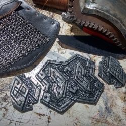 allthingswarhammer:  Description: Dwarfs are coming…. #dwarfs #dwarfsarmy #erebor #hobbit #lotr #moria #warhammer #skyrim #runics #armor #handmade #larp #larparmor #etsy #etsyshop #barbarianstyle #dwarfstyle #tribalstyle #steelarmor #vikings #vikingsarmor