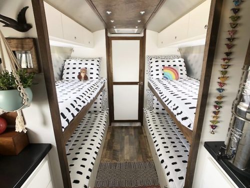 dreamhousetogo:The Tiny Shiny Home