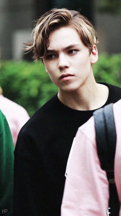 hansol vernon lockscreenslike/reblog if savedplease don’t steal and/or claim as your own