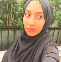 Jay-Walden:  Ummahboutique:  H&Amp;Amp;M Just Hired Its First Hijab-Wearing Model