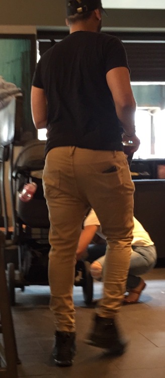 Good Lord! This boy put it all out on display in Starbucks. I was very tempted to follow him out. He