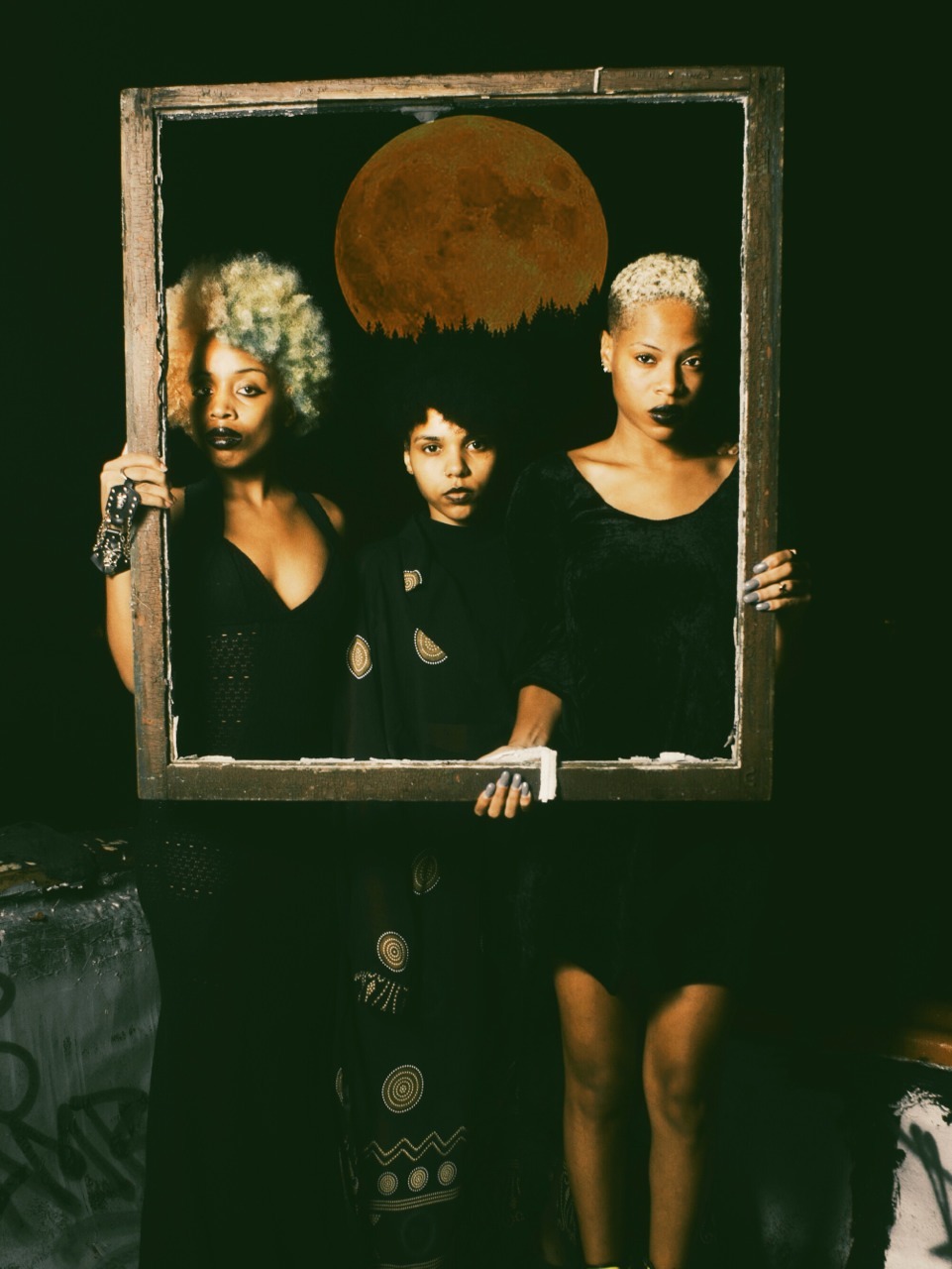 blue-jayy:  A Family Portrait . Blue Metri &amp; Briya. Shot by @kpierrephotos.