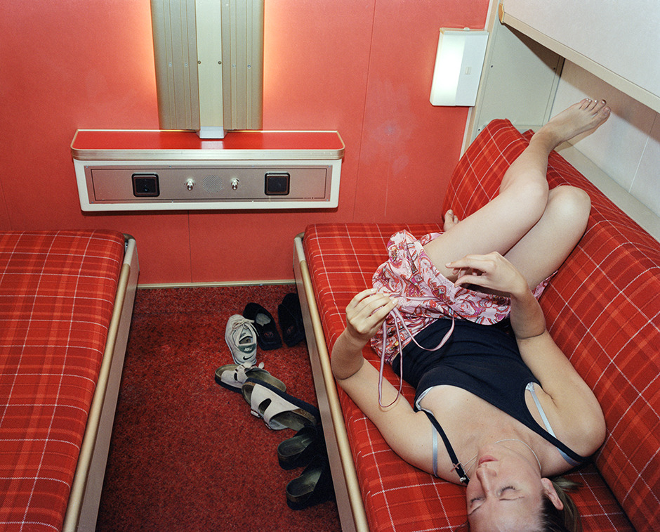 vatheia: HANNA IN A RED CABIN, 2000 Maarit Hohteri 