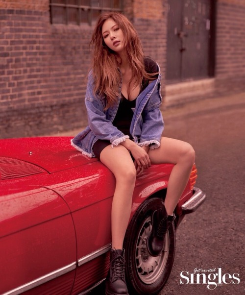Hyuna - Singles Magazine February Issue ‘17