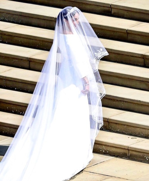 jordydior: Meghan Markle wearing Givenchy.