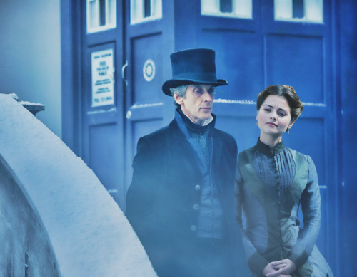 dreameater1988:“Doctor, what do you make of that strange thing over there?”– Victorian!Whouffaldi, a