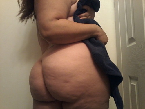 therenoman: xqu33nkushx:  I’m big but I’m not getting any bigger after having 3 kids I&r