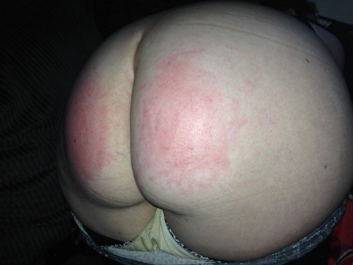 omganniephanny:  I was naughty once again. At least this time he learned to rub it in. C4S :: ELM :: Clipvia :: Private XXX Blog 