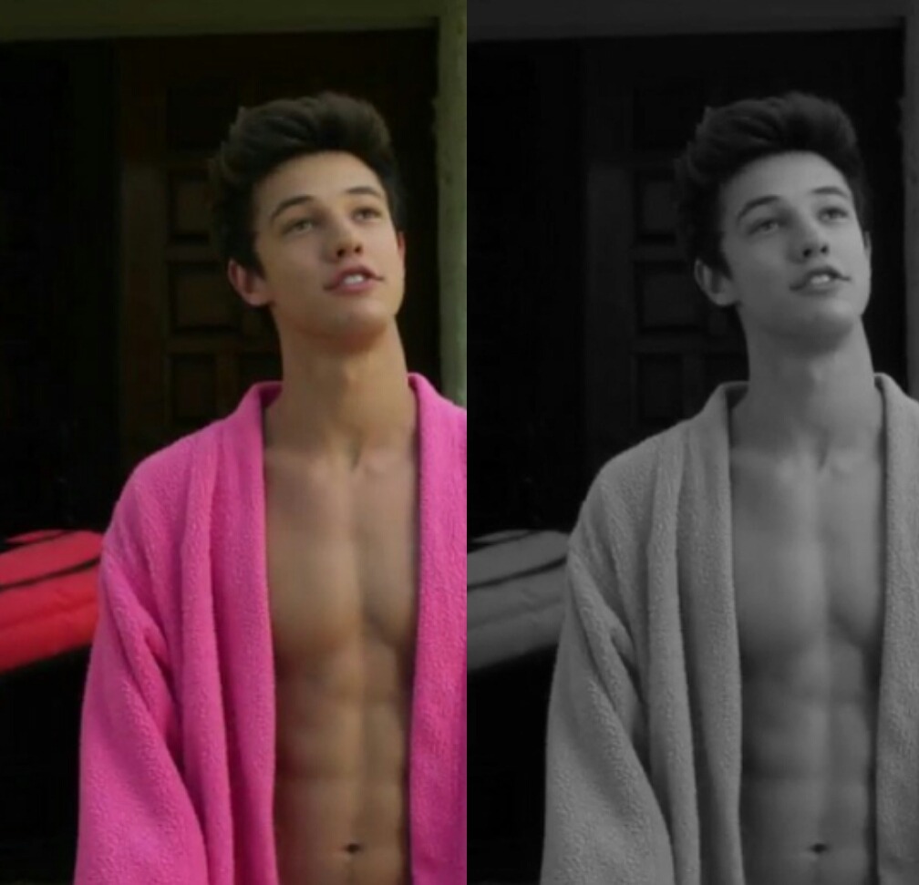 camsarmani:  Everyones freaking out bout the kiss lol but only cam would wear a pink