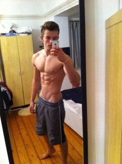 videogayporn:  Hot guys and hot videos posted every day http://videogayporn.tumblr.com/ 