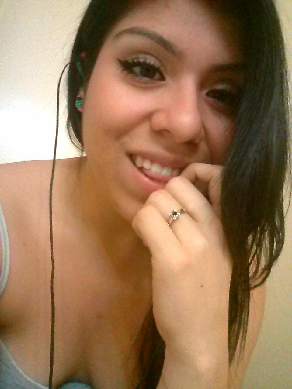highlibidoo:  My eyes are deformed. Oh well, face pics.