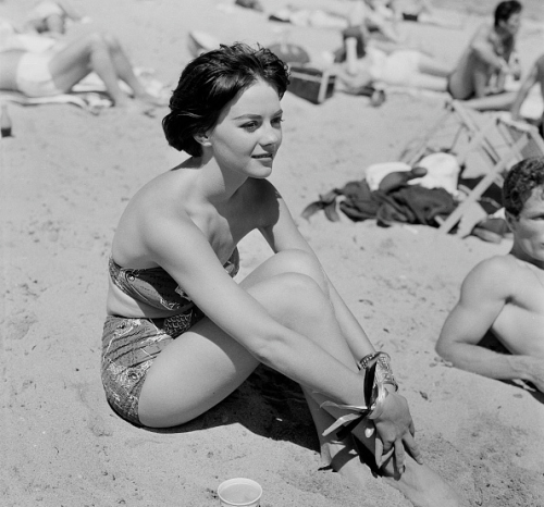 woodnnatalie:Natalie sits on the beach during the Thalians Beach Ball, 1956.(source)