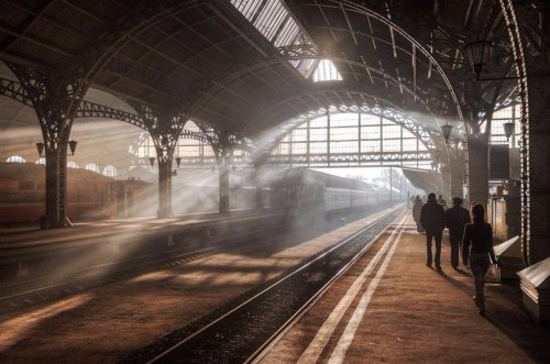 altr-fred: steampunktendencies: Vitebsky Railway Station, Saint Petersburg, Russia   Superbes e