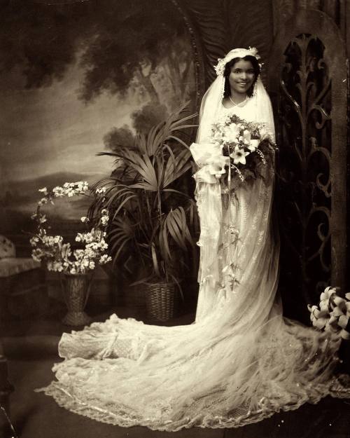 Vintage Wedding Portrays by James Van Der ZeeUntitled (Wedding Party) (1923) Wedding Portrait (1923)