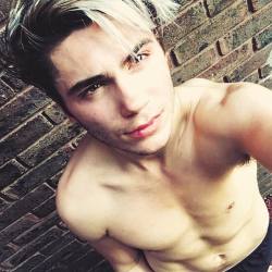 hotcelebs2000:  GEORGE SHELLEY 