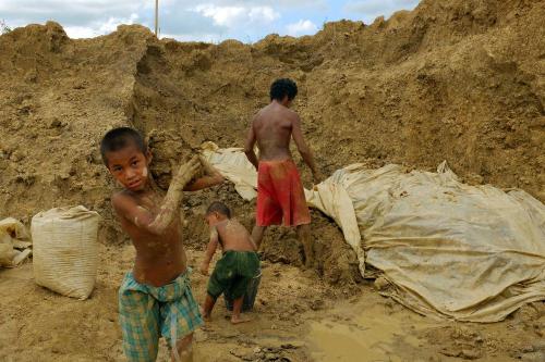 In Pictures: Building a new life from the mud in Myanmar Many families displaced by cyclone Nargis i
