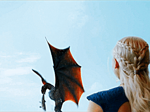 BABY DROGON And DAENERYS TARGARYEN Game Of Thrones (2011-2019) 3.01