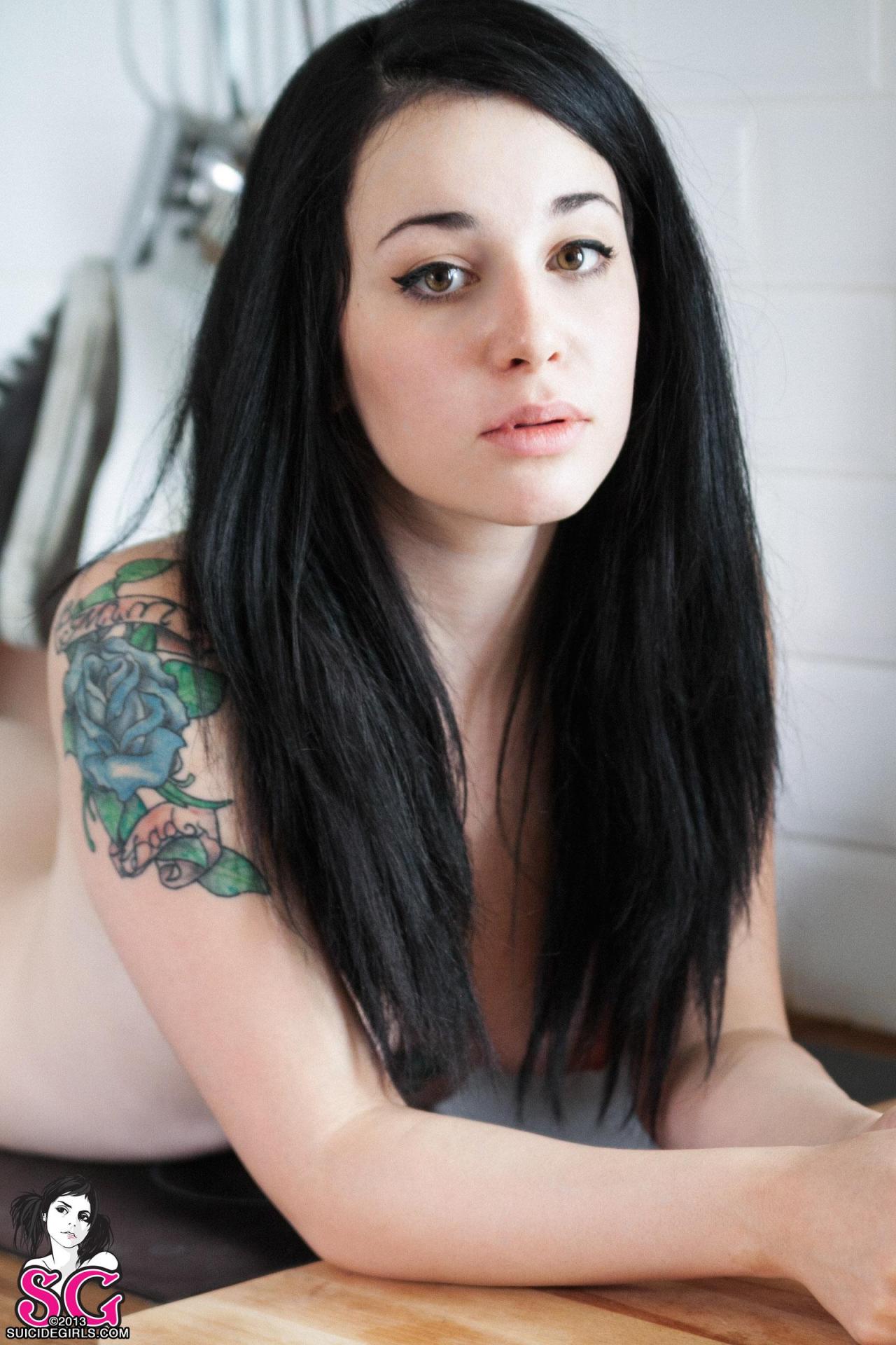 idreamofsuicidegirls:  Quince idreamofsuicidegirls.tumblr.com