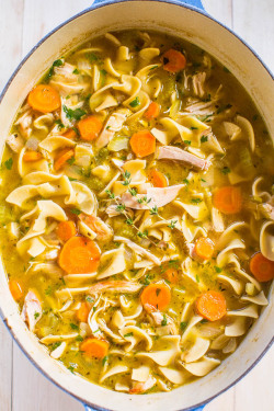 yummyinmytumbly:  EASY 30-MINUTE HOMEMADE CHICKEN NOODLE SOUP
