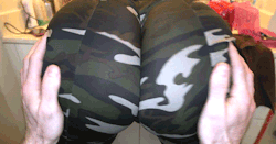 fatbootyhookups:  Get some Fat Booty near you, make a free profile.   Rp