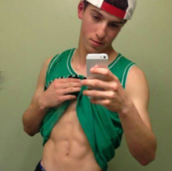 ksufraternitybrother:  i love when guys don’t