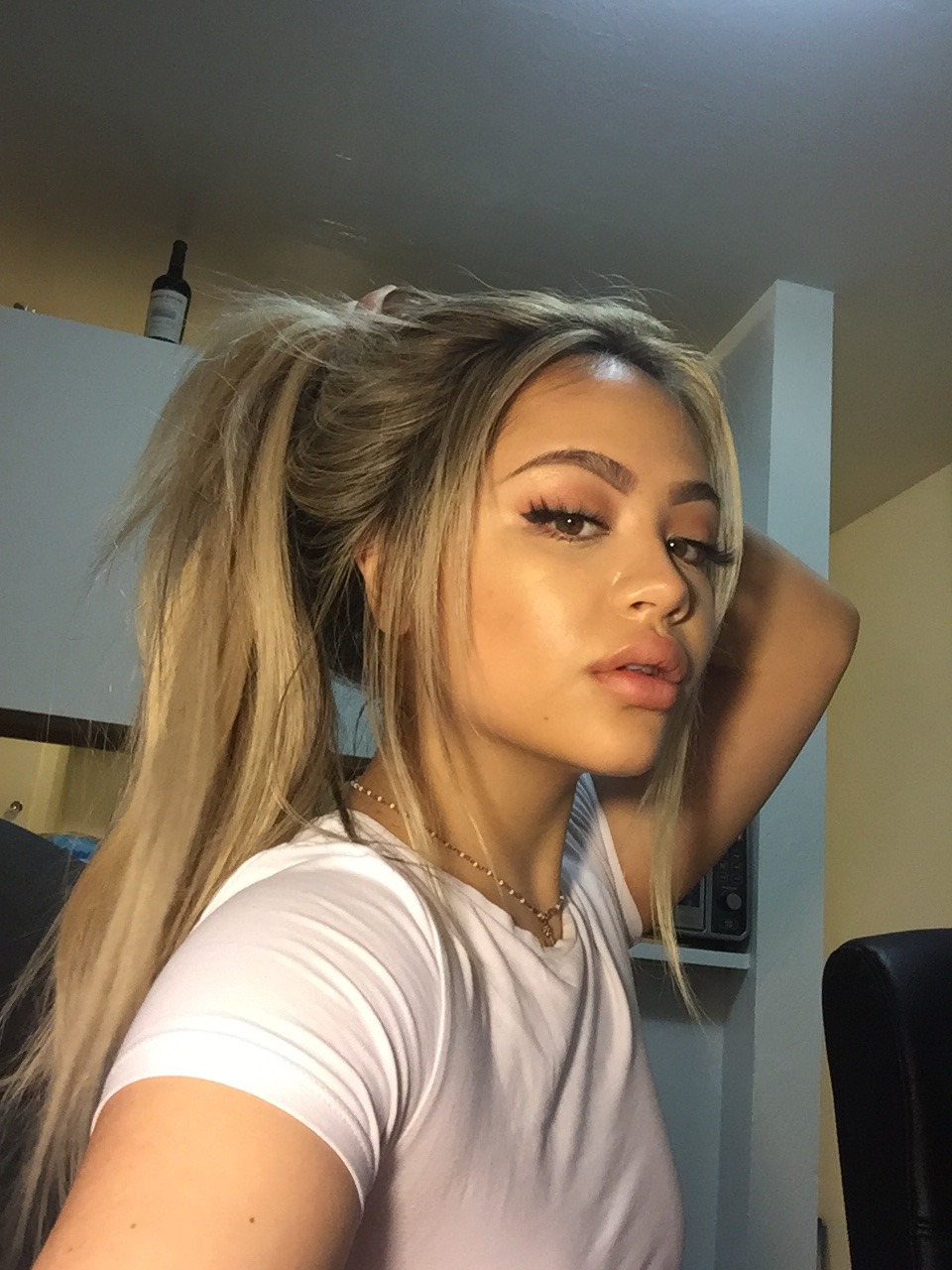 jaylenejoybeligan:  skin is in.