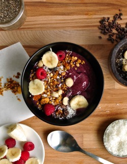 fullcravings:  Acai Bowl  We should totes