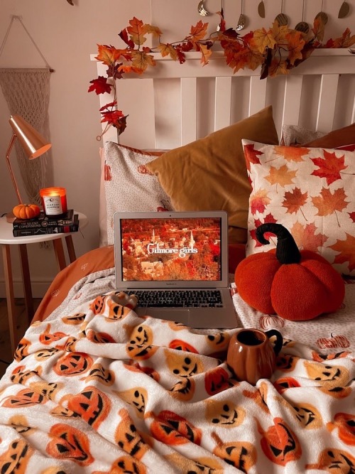 How Would You Decorate Your Room For Halloween?