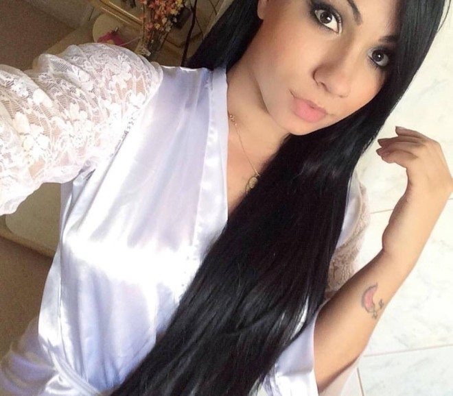 popsiclegirls: UnId’d…Heavenly Homebody. ; )   PopsicleGirls   