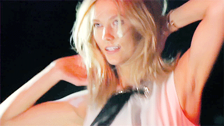 Karlie lip-syncing and dancing to Shake it off (VSFS 2014)