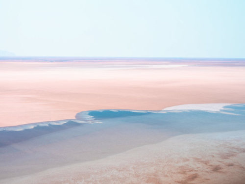 Sex escapekit:Lake Eyre / Kati ThandaGermany-based pictures