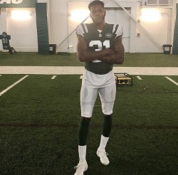 xemsays:xemsays:xemsays:xemsays:xemsays:xemsays:xemsays:xemsays:sexy New York Jets football star: DERRICK JONES 🍆 🏈 natural sex appeal 😈👅his sexy, slim self 😈🍆👅