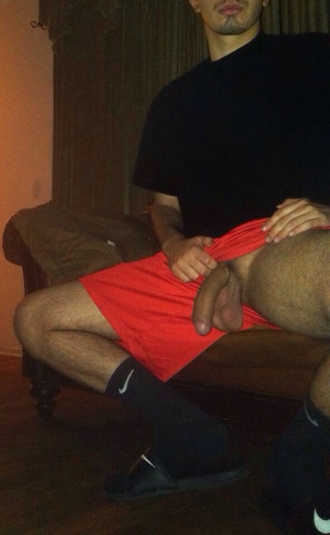 commandolover:  Hot men don’t need underwear: hot men go commando!