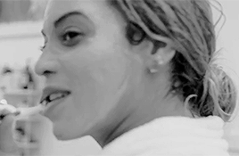 beyoncexknowles:  You can’t put your finger on who I am. I can’t put my finger on who I am. I am complicated.  