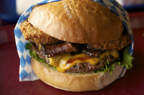 lustingfood:  Burger (by Edward Sargent)