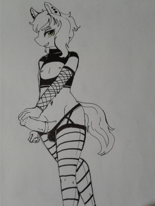 rainbowsprinklesart:Crossdressing, punk, braeburn Suggested by @futakuart Had trouble replying to it