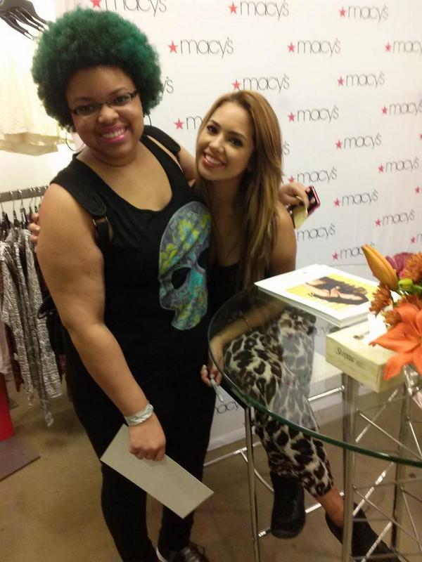 villegas-news:  September 20: Pictures of Jasmine V with fans