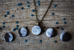 wordsnquotes:  culturenlifestyle: Stunning Jewellery Collection Pays Homage to the Solar System by Lauren Beacham American artist Lauren Beacham left her job as a gallery director to dedicate her herself and artistry to her newfound passion as a jewelry