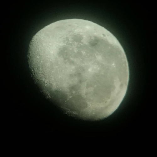 Astronomy night with my daughter. We watched the moon I took this picture with my phone putting it 