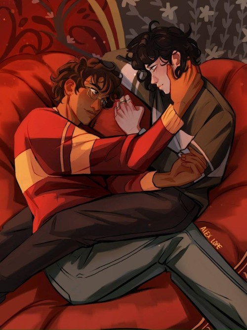 JILY ON TOP THEY ARE CANON AND UR GAYS JEGULUS ARENT. JAMES IS A STRAIGHT MALE