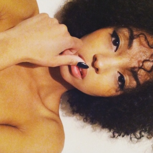 hellyeahstaybeautiful:  hellyeahstaybeautiful 