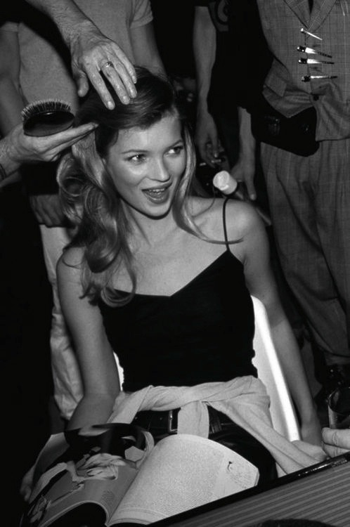  Kate Moss backstage 1995 