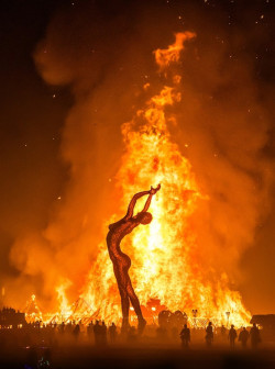 odditiesoflife:  Stunning Sculpture at Burning