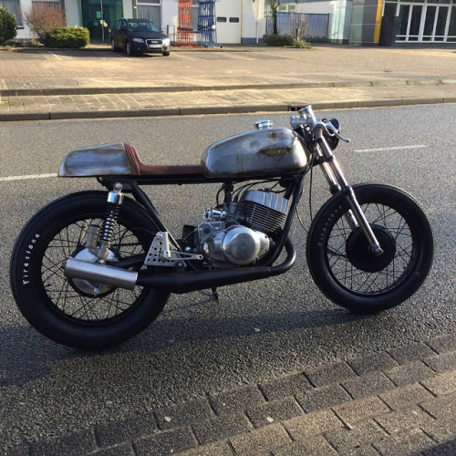 Sex caferacerpasion:  Suzuki T350 Cafe Racer pictures